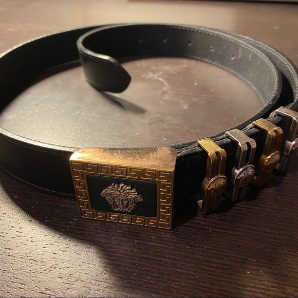 SOLD Gianni Versace Black Leather Medusa Belt - Picture 3 of 8